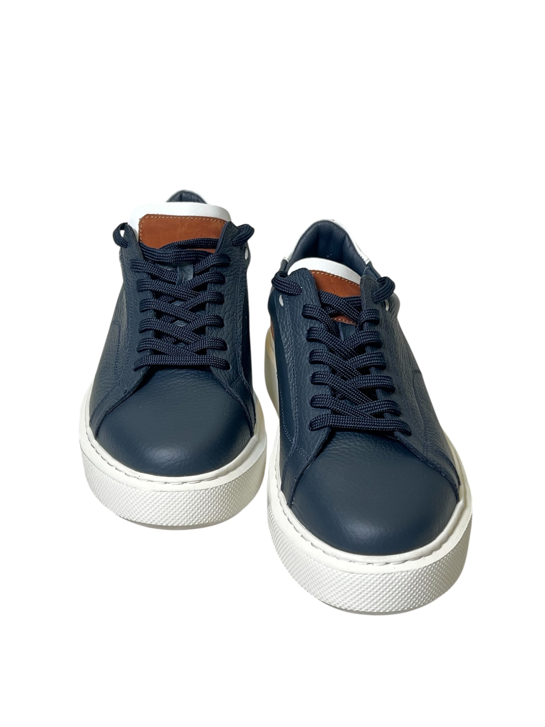 Walk Classic Low-Top Sneakers
