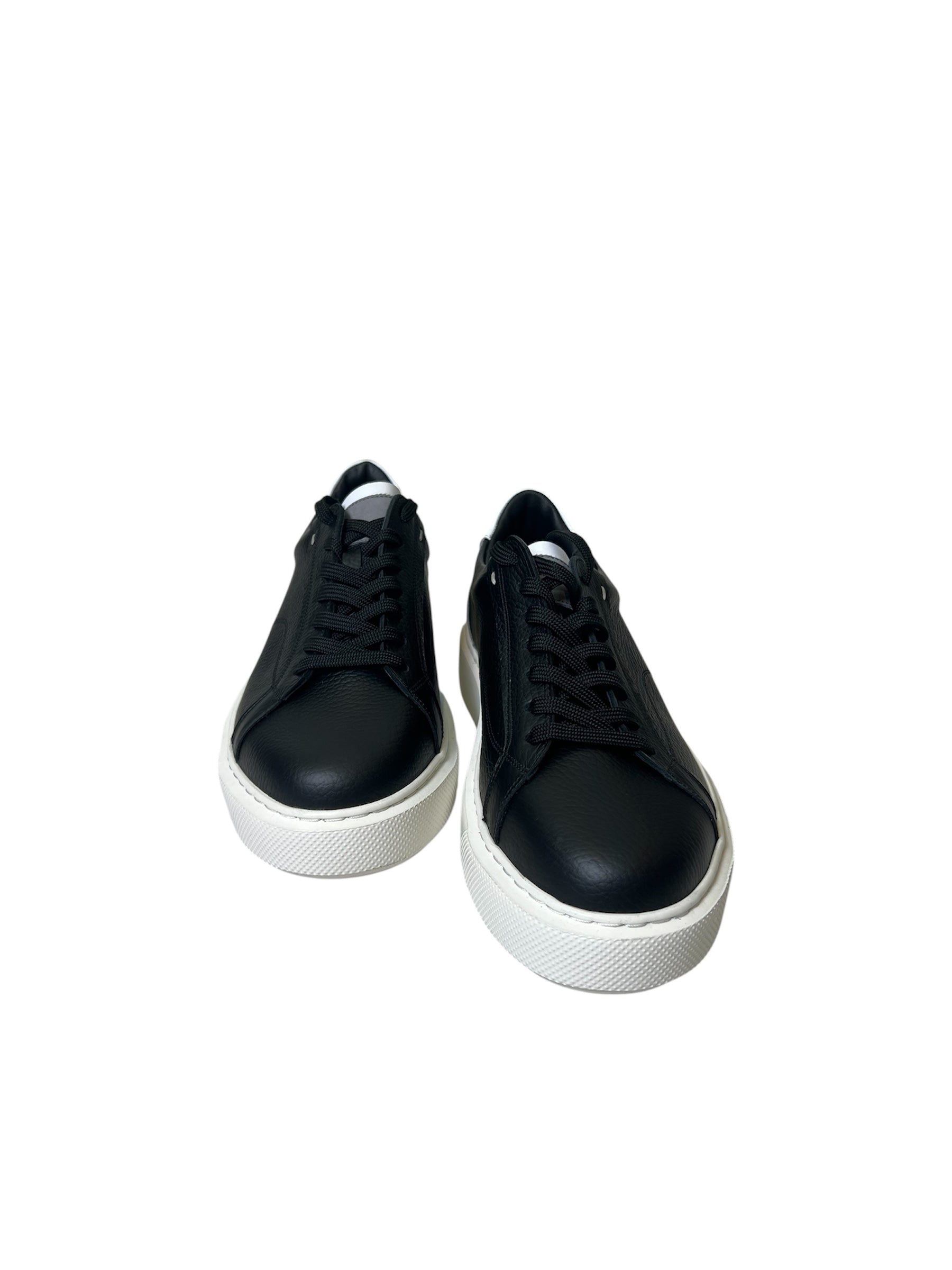 Walk Classic Low-Top Sneakers