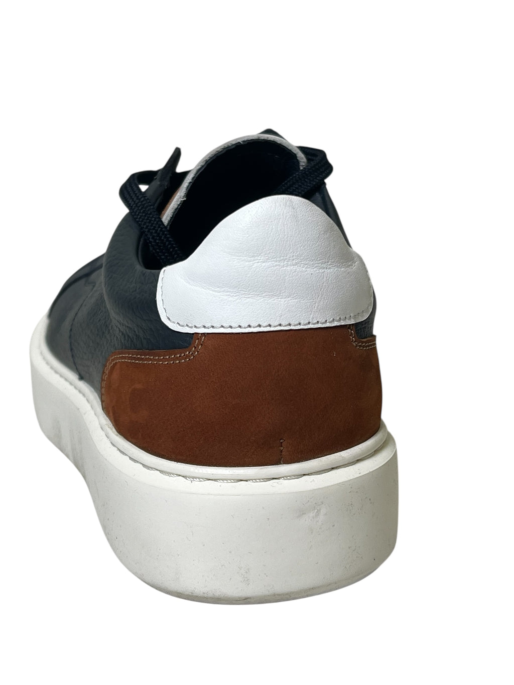 Walk Classic Low-Top Sneakers